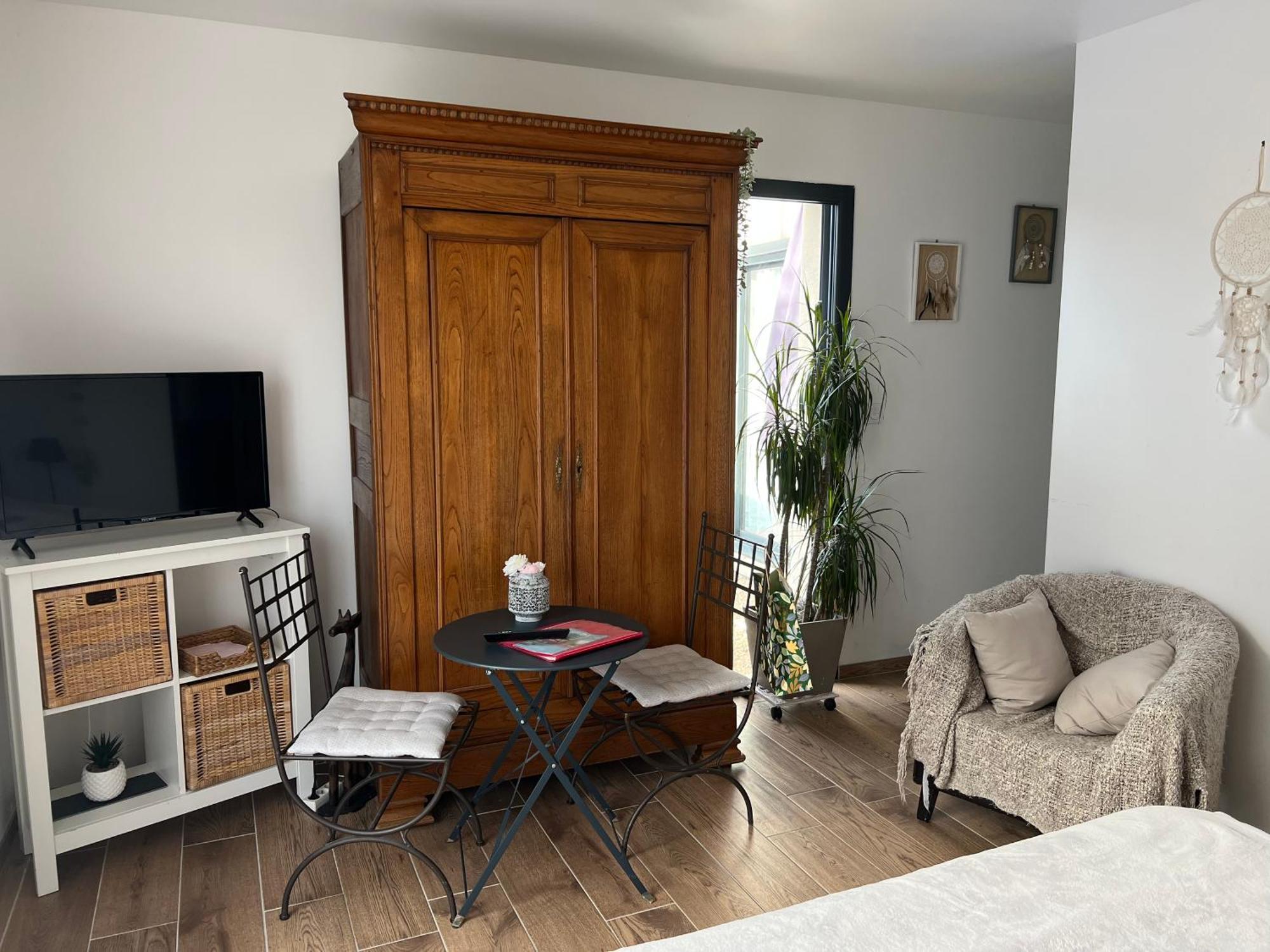 Quiniere - Entre Lac Et Foret - Hebergement Independant Avec Espace Kitchenette Блуа Экстерьер фото
